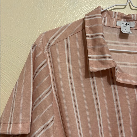 Rue21 Pink and White Crop Button Down Shirt - Picture 5 of 7